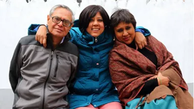 Speedy Dutt with daughters, Barkha & Bahar Dutt